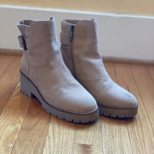 New Women's Blondo Darleen Ankle Boot in Beige Size 8